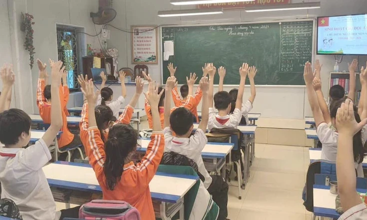Thực hư vụ “học sinh lớp 1 ngồi nhìn các bạn ăn liên hoan vì mẹ không đóng quỹ”