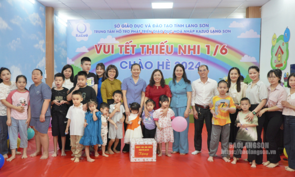 uỷ thăm, tặng quà cho trẻ em nhân dịp Tết Thiếu nhi tại các trường, cơ sở mầm non trên địa bàn thành phố