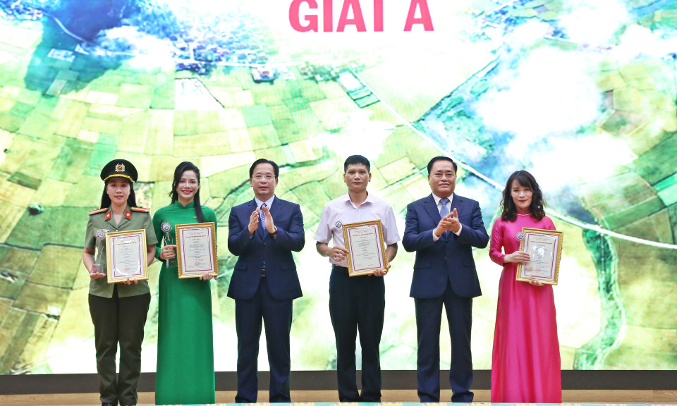 Gặp mặt kỷ niệm 99 năm Ngày Báo chí cách mạng Việt Nam và trao Giải Báo chí tỉnh lần thứ IV năm 2024