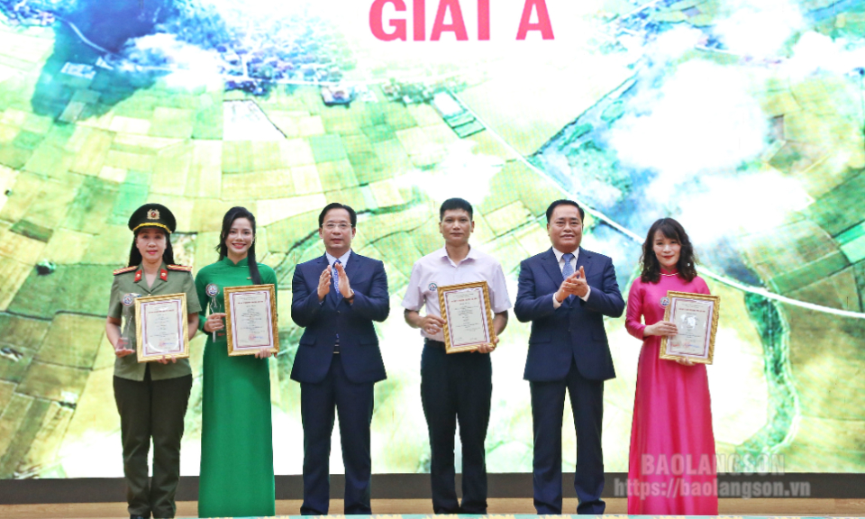 Gặp mặt kỷ niệm 99 năm Ngày Báo chí cách mạng Việt Nam và trao Giải Báo chí tỉnh lần thứ IV năm 2024
