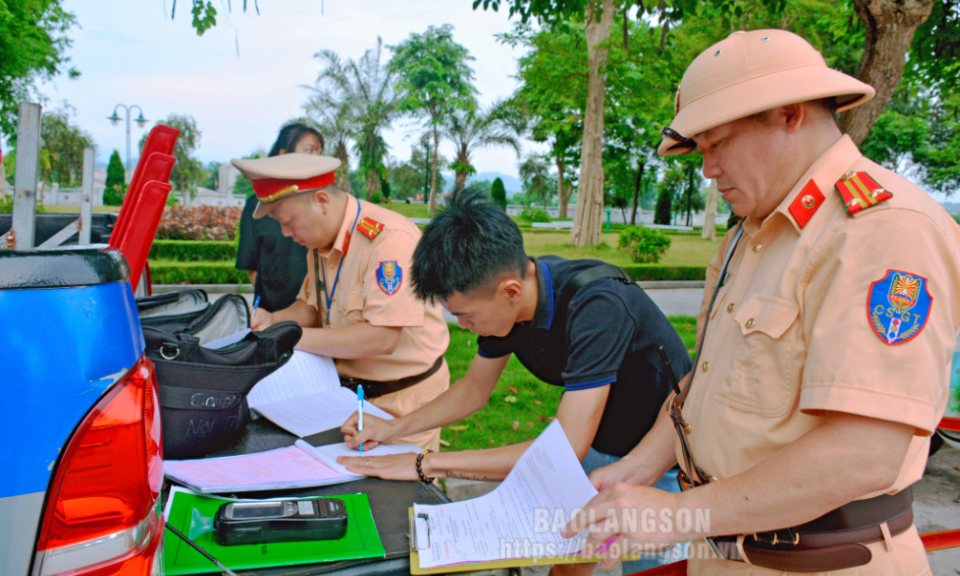 ngừa tình trạng học sinh vi phạm quy định về an toàn giao thông trong dịp hè: Tuyên truyền rộng, xử lý nghiêm