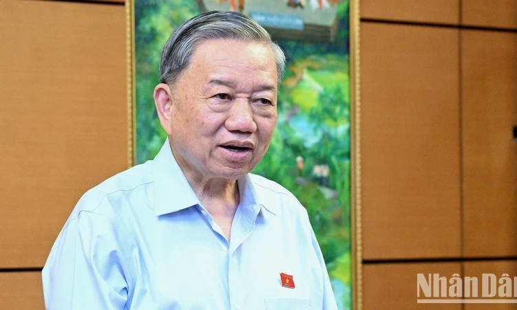 Chủ tịch nước Tô Lâm: Yêu cầu cao nhất khi sửa Luật Công chứng là để phục vụ nhân dân