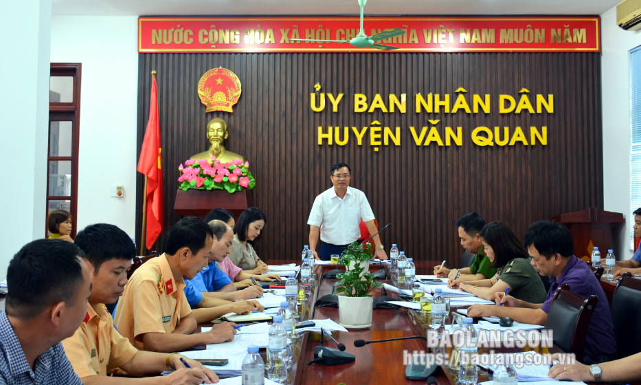 Kiểm tra công tác đảm bảo trật tự an toàn giao thông tại huyện Văn Quan