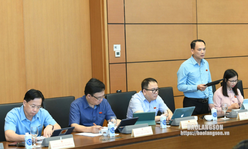 Kỳ họp thứ 7 Quốc hội XV: Đại biểu thảo luận tại tổ về Dự thảo Luật sửa đổi, bổ sung một số điều của