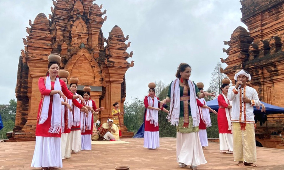Tổ chức Ngày hội Văn hóa dân tộc Chăm lần thứ VI tại tỉnh Ninh Thuận