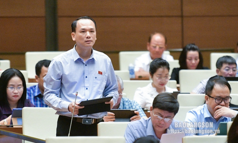 khoá XV: Đại biểu thảo luận ở hội trường về Luật Di sản văn hóa (sửa đổi) và Luật sửa đổi, bổ sung một số