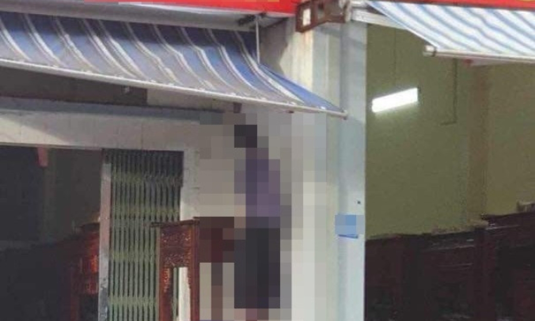 Phát hiện một người phụ nữ treo cổ trước cửa nhà