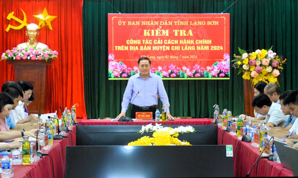 Đồng chí Chủ tịch UBND tỉnh kiểm tra công tác CCHC tại huyện Chi Lăng