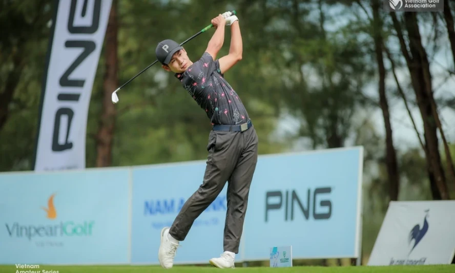 Đoàn Uy vô địch Giải golf nghiệp dư trẻ quốc gia