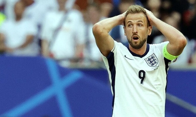Chuyên gia Anh chê Harry Kane kém như Ronaldo