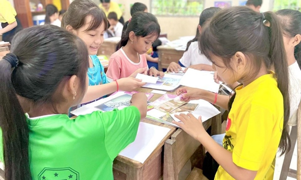 Dạy tiếng Anh cho trẻ