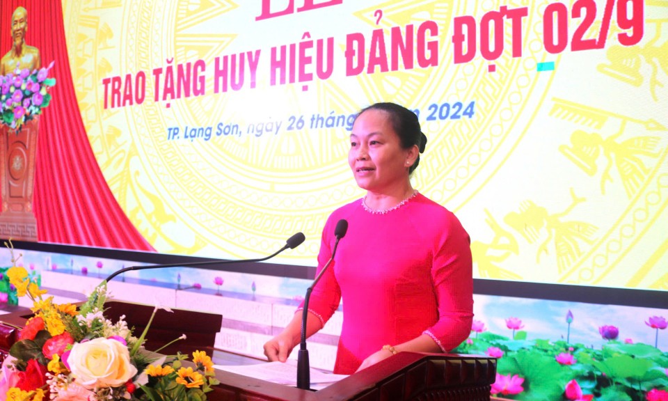 Thành ủy Lạng Sơn tổ chức  trao Huy hiệu Đảng đợt 2/9