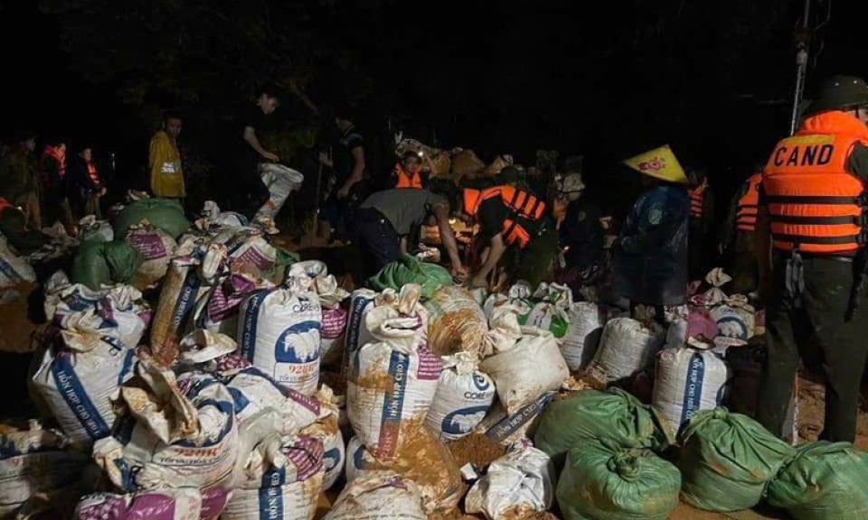 Sự cố đê sông Lô tại Tuyên Quang: Đã đi dời 40 hộ dân ra khỏi vùng nguy cơ bị ảnh hưởng