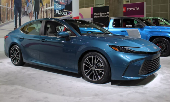 Toyota Camry đời mới lập kỷ lục trong thử nghiệm an toàn