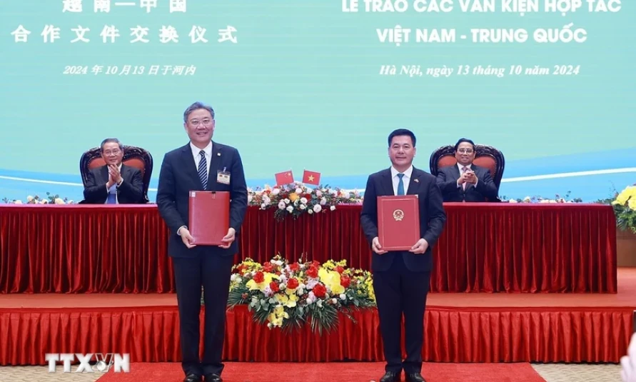Trao văn kiện thúc đẩy hợp tác thương mại Việt Nam-Trung Quốc