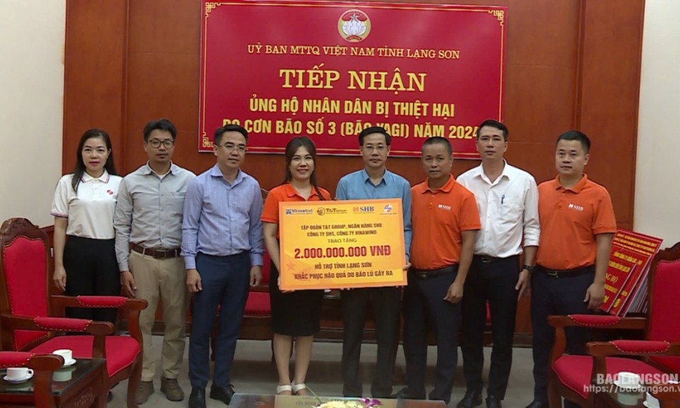 Uỷ ban Mặt trận Tổ quốc tỉnh tiếp nhận 2 tỷ đồng do các doanh nghiệp, tập đoàn ủng hộ, hỗ trợ người dân