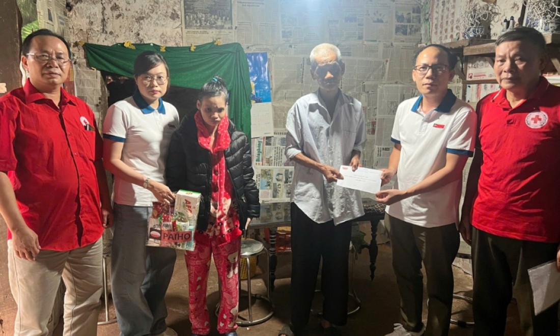 Công ty TNHH Việt Nam Paiho thăm, tặng quà người dân, học sinh có hoàn cảnh khó khăn tại huyện Đình Lập