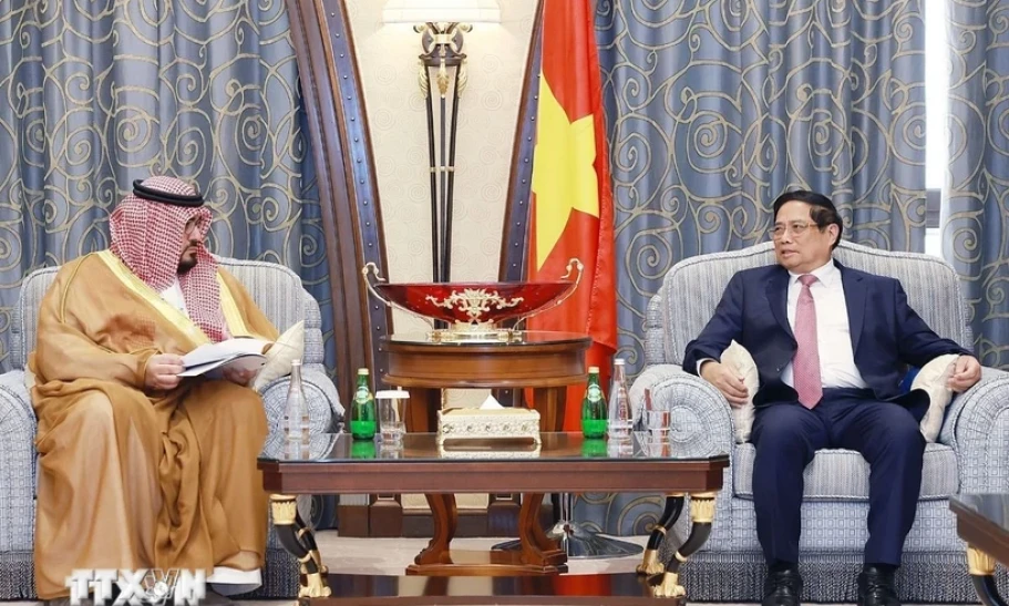 Thủ tướng Phạm Minh Chính tiếp Bộ trưởng Kinh tế và Kế hoạch Saudi Arabia