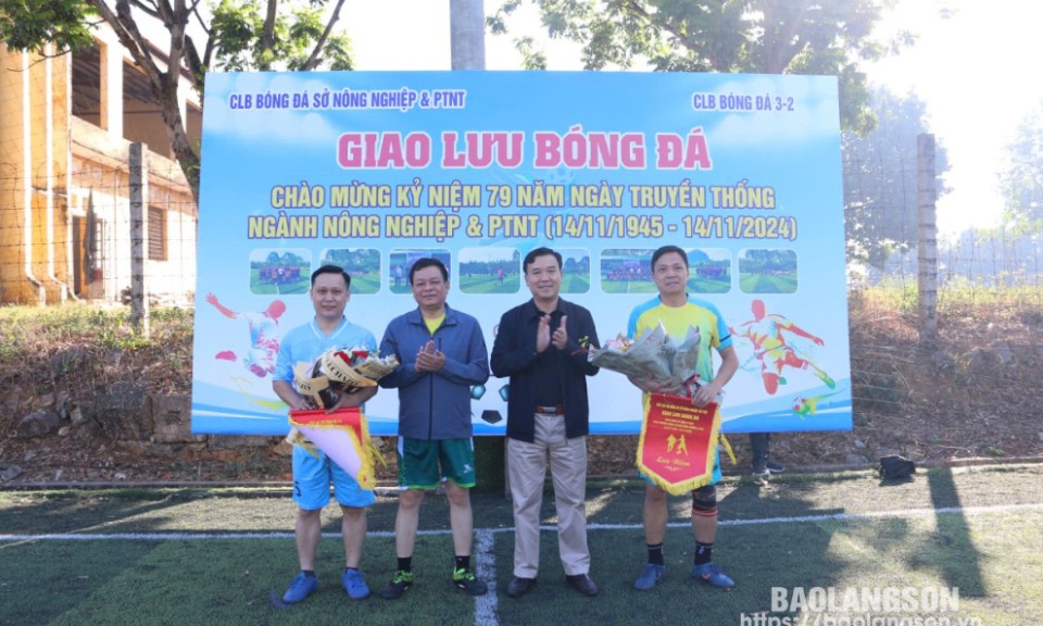 Giao lưu bóng đá chào mừng kỷ niệm 79 năm “Ngày truyền thống ngành Nông nghiệp và Phát triển nông thôn