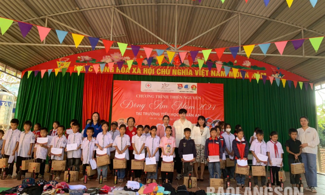 Câu lạc bộ Thiện Tâm Chi Lăng phối hợp tổ chức chương trình thiện nguyện “Đông ấm” năm 2024 tại huyện