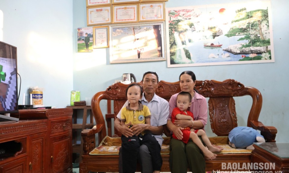 Nông dân thoát nghèo từ mô hình kinh tế tổng hợp