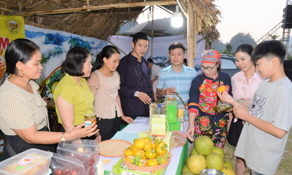Phát triển du lịch gắn với  quảng bá, tiêu thụ sản phẩm OCOP