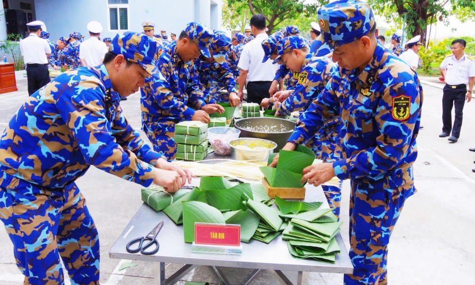 Tết quân dân, ấm tình lính biển