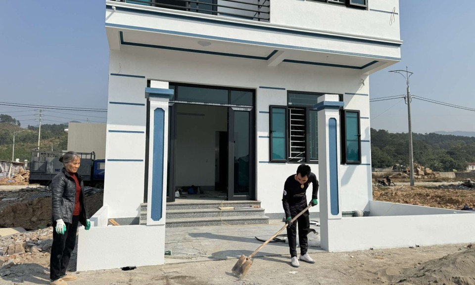 Gia Cát: Người dân khu tái định cư "nước rút" hoàn thiện nhà đón tết