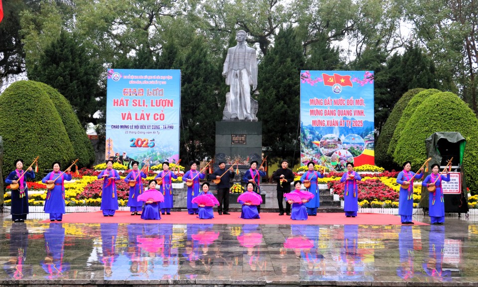 Giao lưu hát then, sli, lượn và lảy cỏ dân tộc Nùng, Tày Lạng Sơn