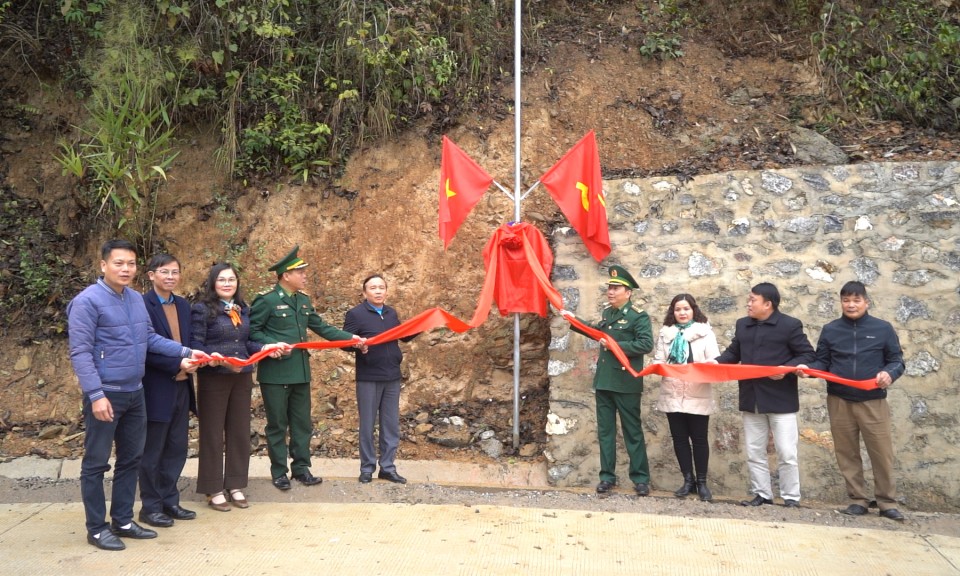 Khánh thành công trình thắp sáng đường tuần tra biên giới tại xã Trùng Khánh, huyện Văn Lãng