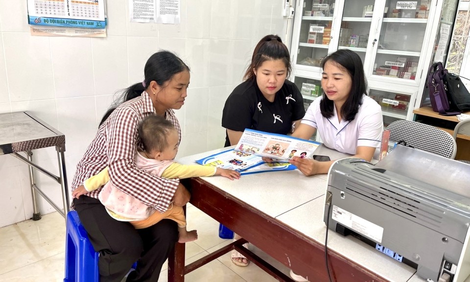 Chăm sóc sức khoẻ bà mẹ, trẻ em: Chú trọng ở vùng sâu, vùng xa