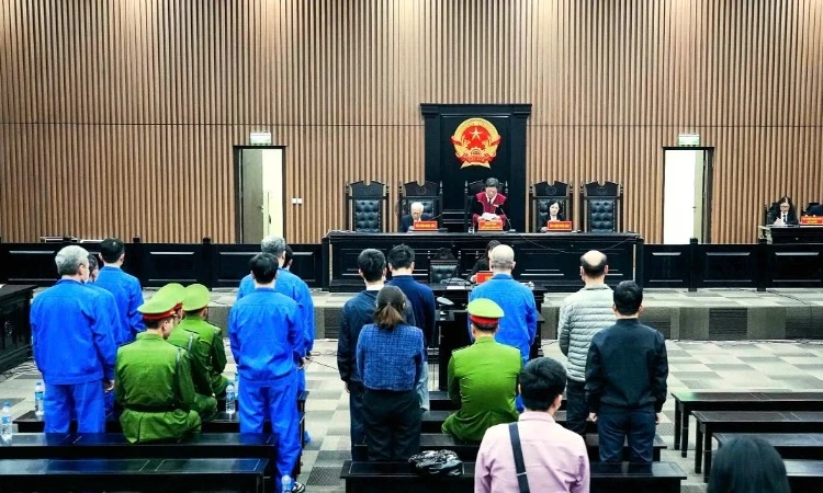 Tuyên án 13 bị cáo vụ vi phạm tại Trung tâm Ứng cứu khẩn cấp máy tính Việt Nam
