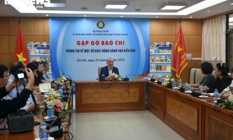 Kiều bào ở 30 quốc gia tham gia diễu hành dịp 30/4