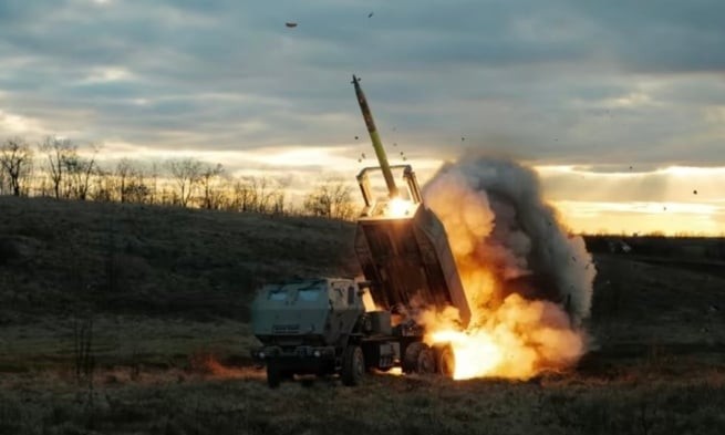 Ukraine tung 'hỏa thần' HIMARS tập kích cơ sở năng lượng Nga