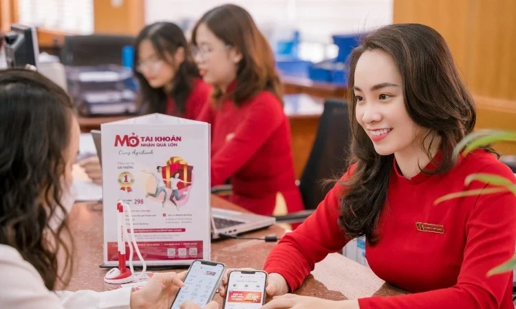 24 ngân hàng giảm lãi suất huy động, có ngân hàng giảm 7 lần trong tháng