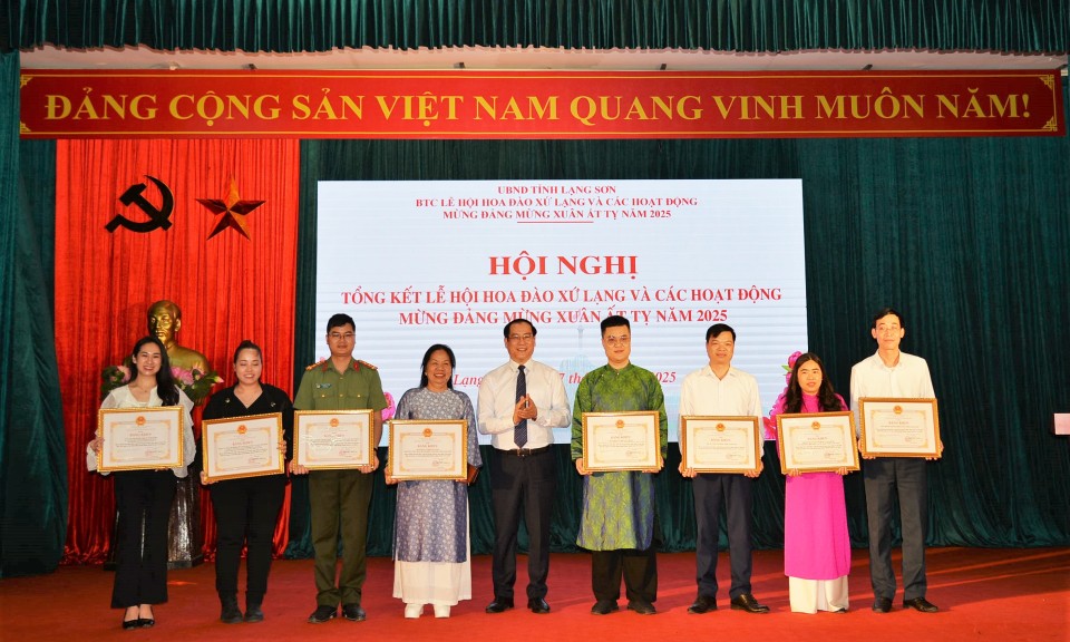 Tổng kết Lễ hội Hoa Đào Xứ Lạng và các hoạt động mừng Đảng, mừng Xuân Ất Tỵ 2025: Khen thưởng 21 tập