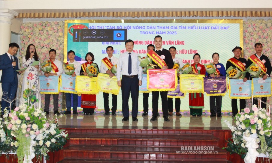 Đội thi huyện Văn Lãng xuất sắc giành giải Nhất Hội thi Cán bộ Hội Nông dân tham gia tìm hiểu Luật Đất