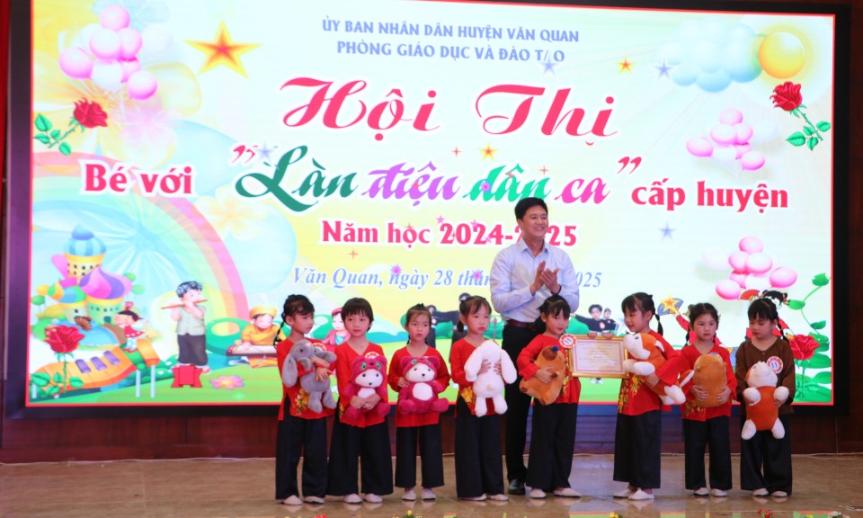 Văn Quan: Hội thi Bé với làn điệu dân ca cấp huyện năm học 2024 – 2025