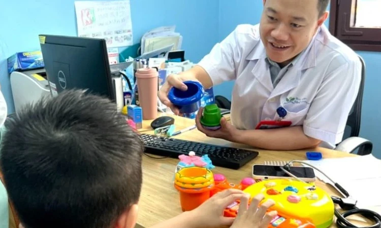 Những dấu hiệu nhận biết sớm trẻ mắc rối loạn phổ tự kỷ