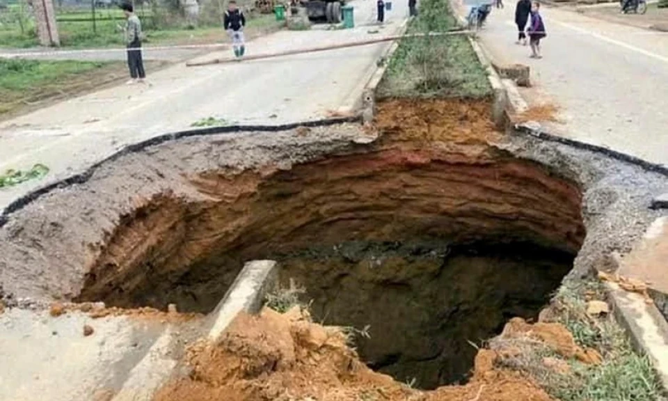 "Hố tử thần" trên Quốc lộ 3B ở Bắc Kạn, có xu hướng sụt sâu và mở rộng
