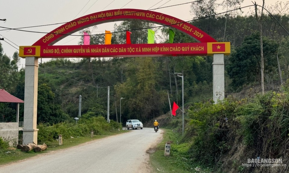 Chung tay thắp sáng đường quê