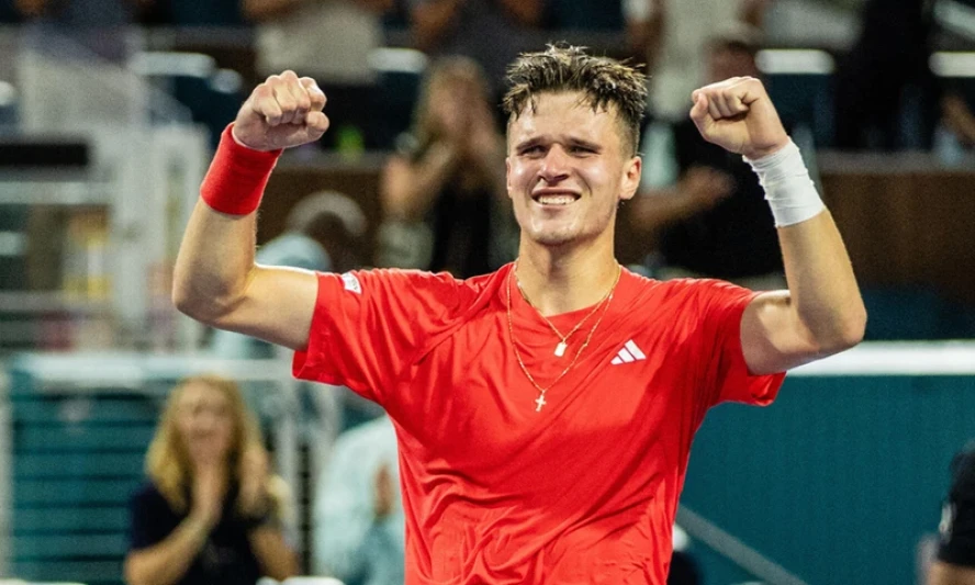 Đả bại Djokovic, tay vợt 19 tuổi tạo địa chấn tại Miami Open