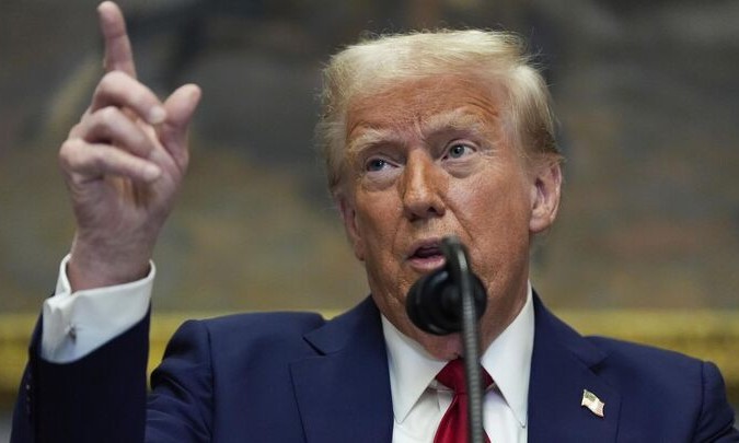 Ông Trump không sa thải quan chức thêm nhà báo vào nhóm chat mật