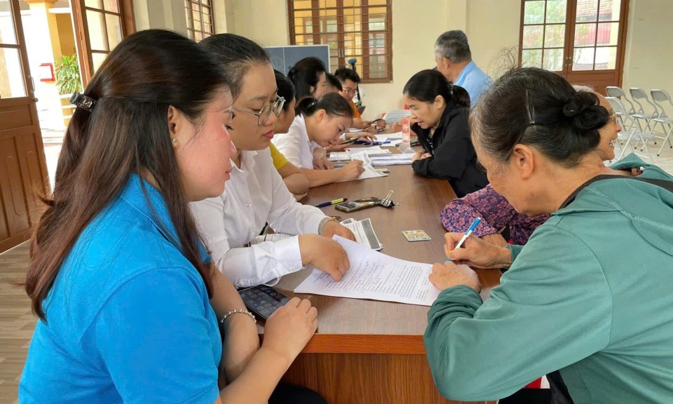 Bảo hiểm xã hội huyện Cao Lộc: Tập trung tuyên truyền, vận động người dân nhận lương hưu, trợ cấp qua