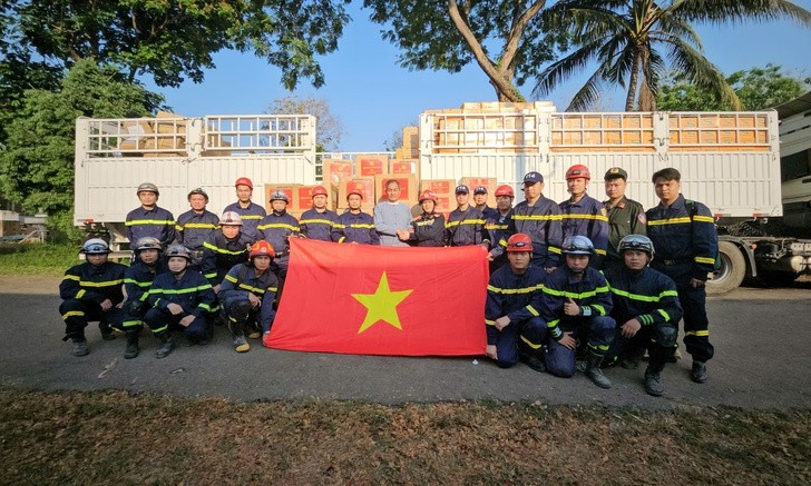 Bộ Công an Việt Nam trao tặng Myanmar gần 3 tấn hàng cứu trợ