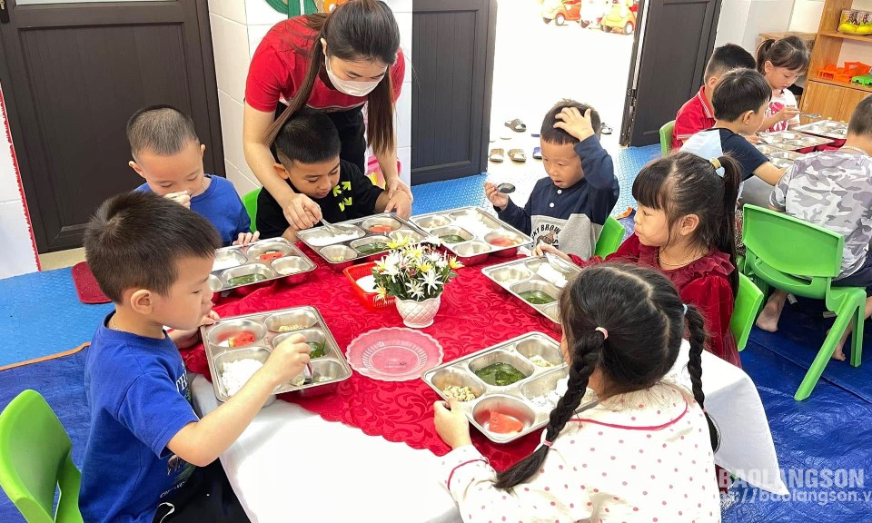 Đảm bảo bữa ăn an toàn cho trẻ