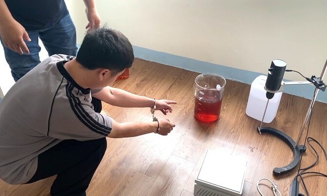 Khách liên tiếp mua nhiều đá lạnh, chủ nhà nghỉ hỏi ChatGPT rồi báo công an