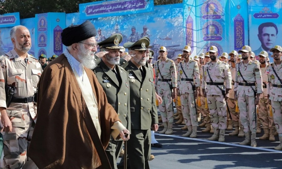 Lãnh tụ Iran đặt quân đội vào tình trạng báo động toàn diện