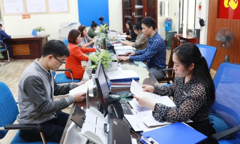 Công chức có 2 năm liên tiếp không hoàn thành nhiệm vụ sẽ bị cho thôi việc