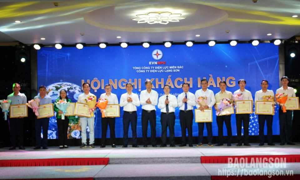 Công ty điện lực Lạng Sơn tổ chức hội nghị khách hàng năm 2025